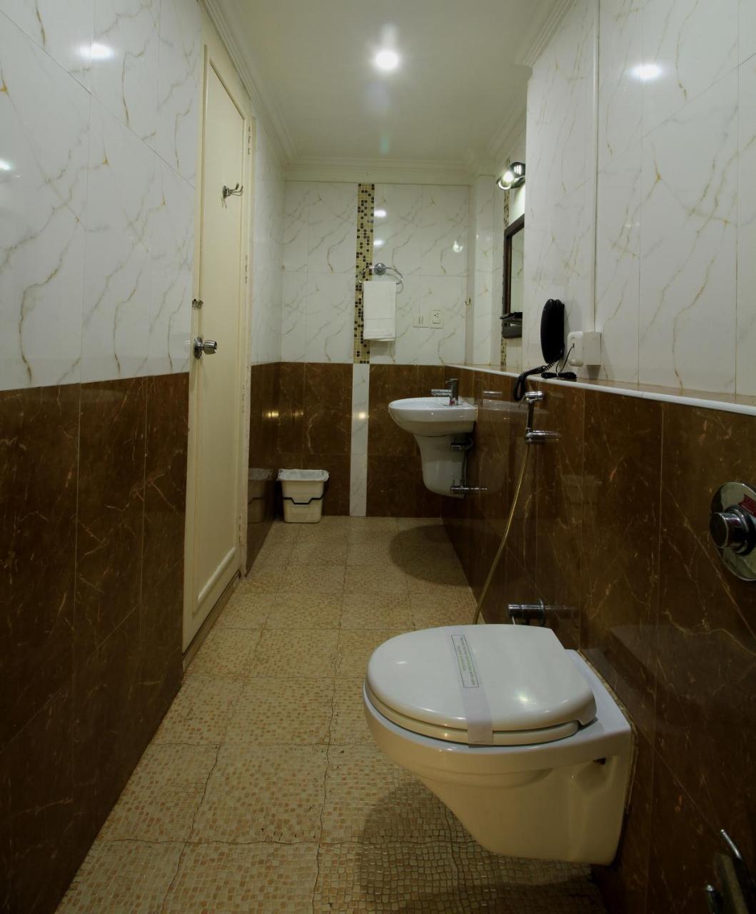 ホテル Xavier'S Residency コッラム エクステリア 写真